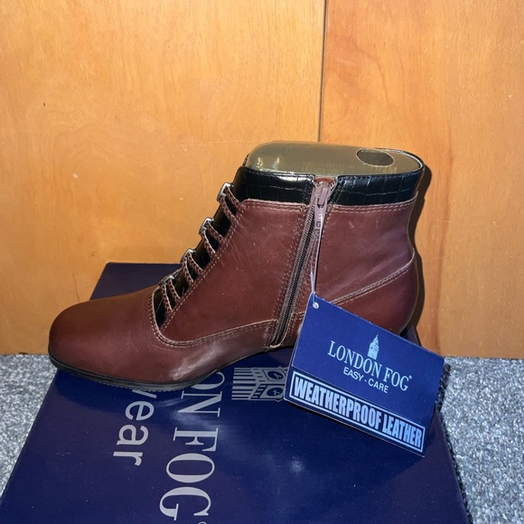 London Fog Leather Zip Up Ankle Boots - Picture 6 of 9